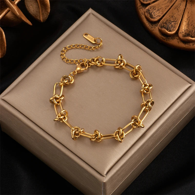 Knot Necklace