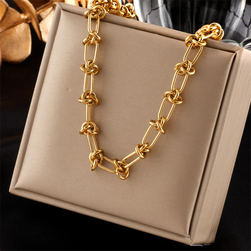 Knot Necklace