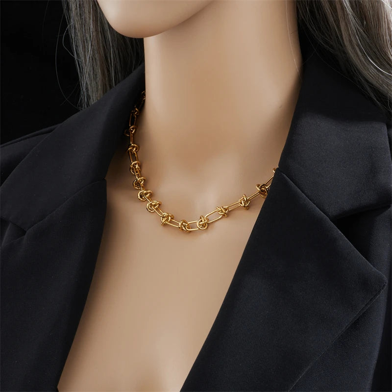 Knot Necklace