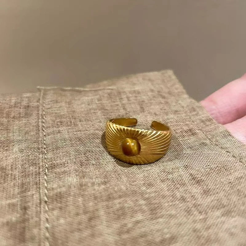 Retro Brown Rings