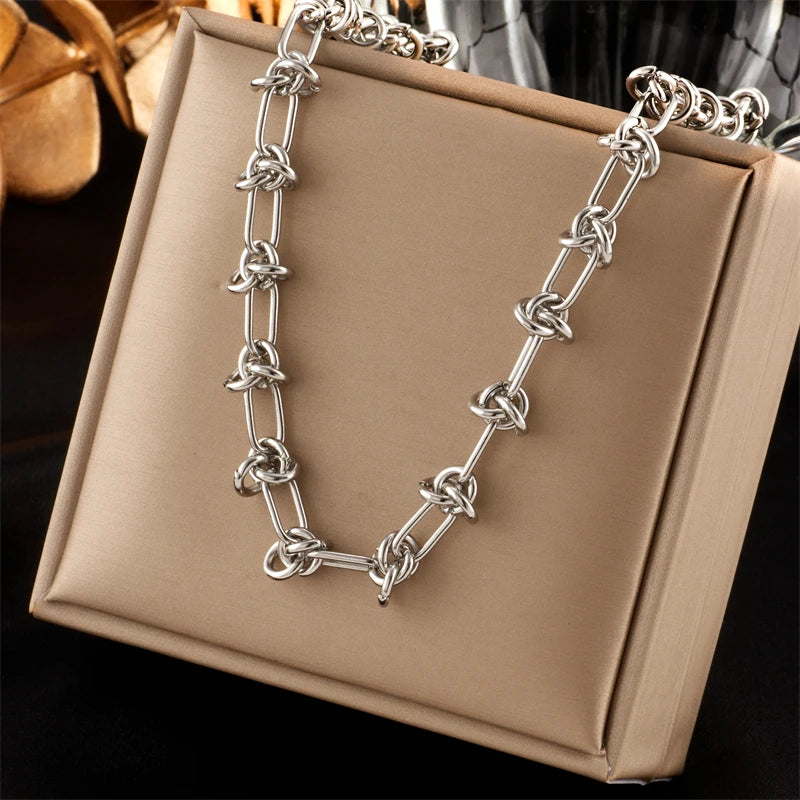 Knot Necklace