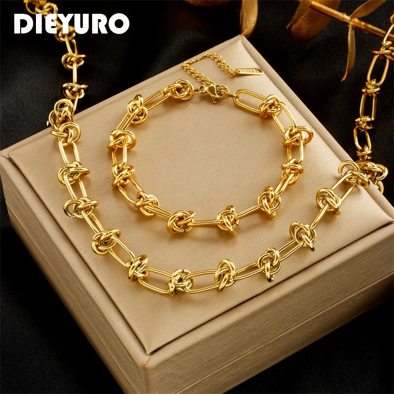 Knot Necklace